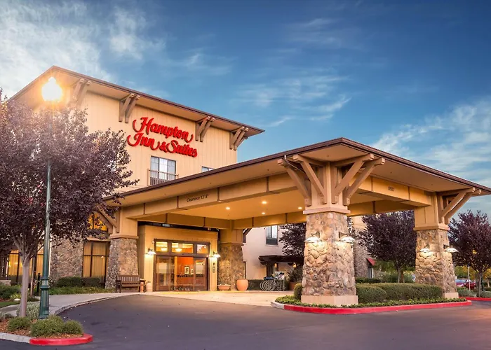 Hampton Inn & Suites Windsor-Sonoma Wine Country