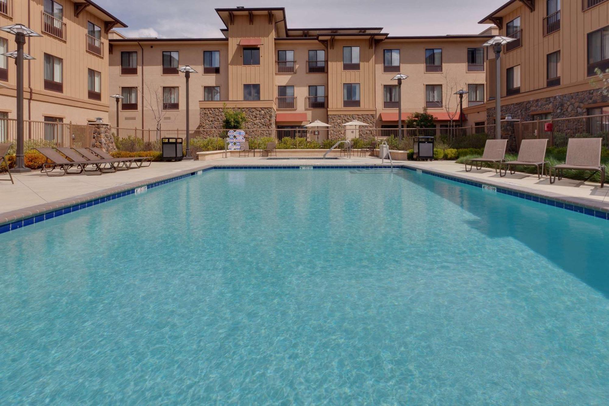 Hampton & Windsor-sonoma Wine Country Hotel Windsor