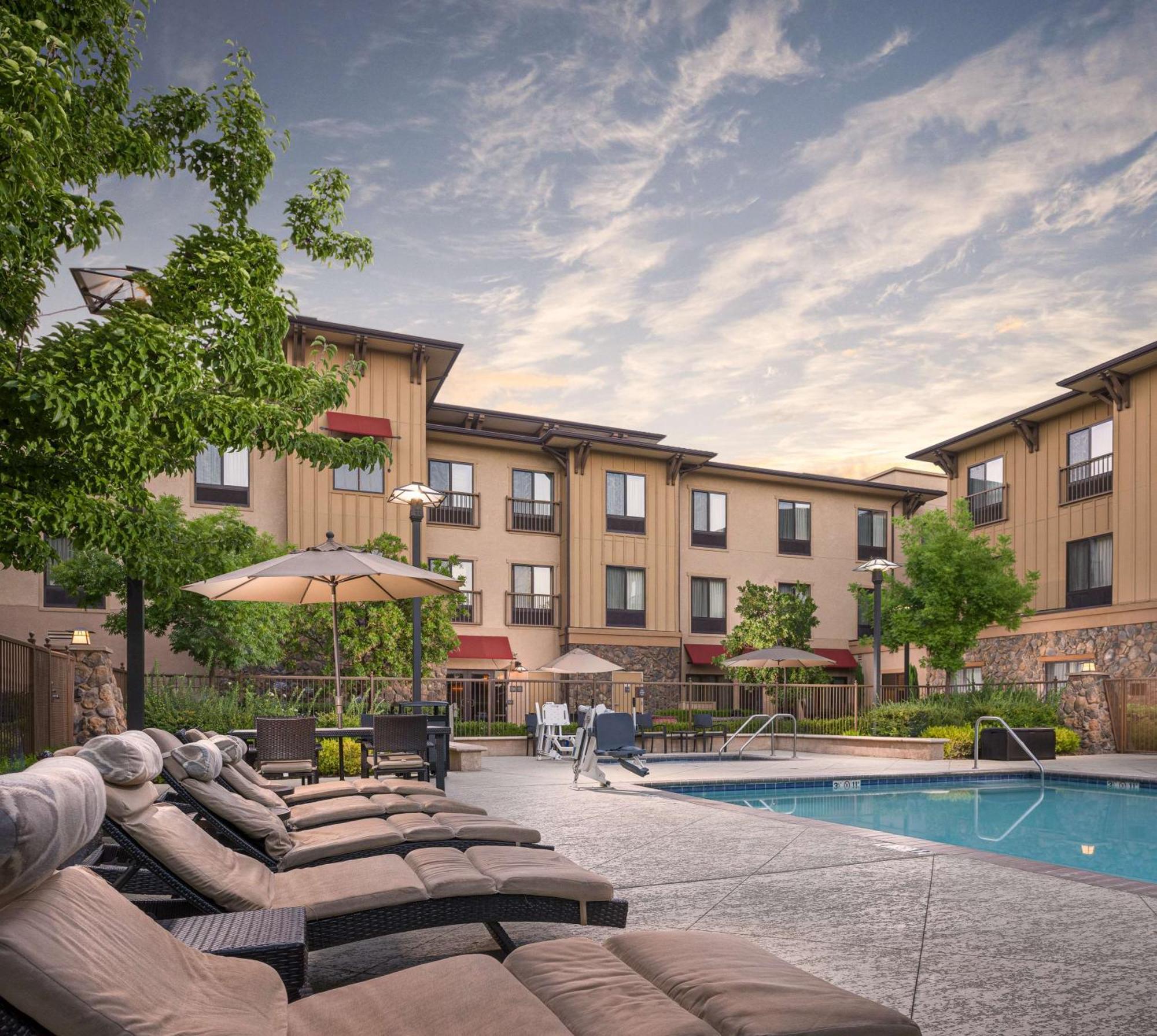 Hampton & Windsor-sonoma Wine Country Hotel 3*
