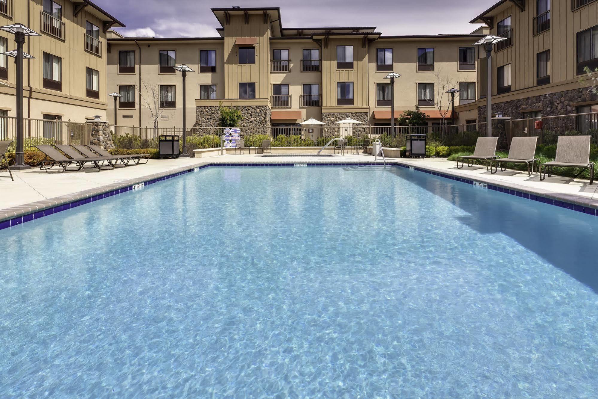 Hampton & Windsor-sonoma Wine Country 3* Windsor