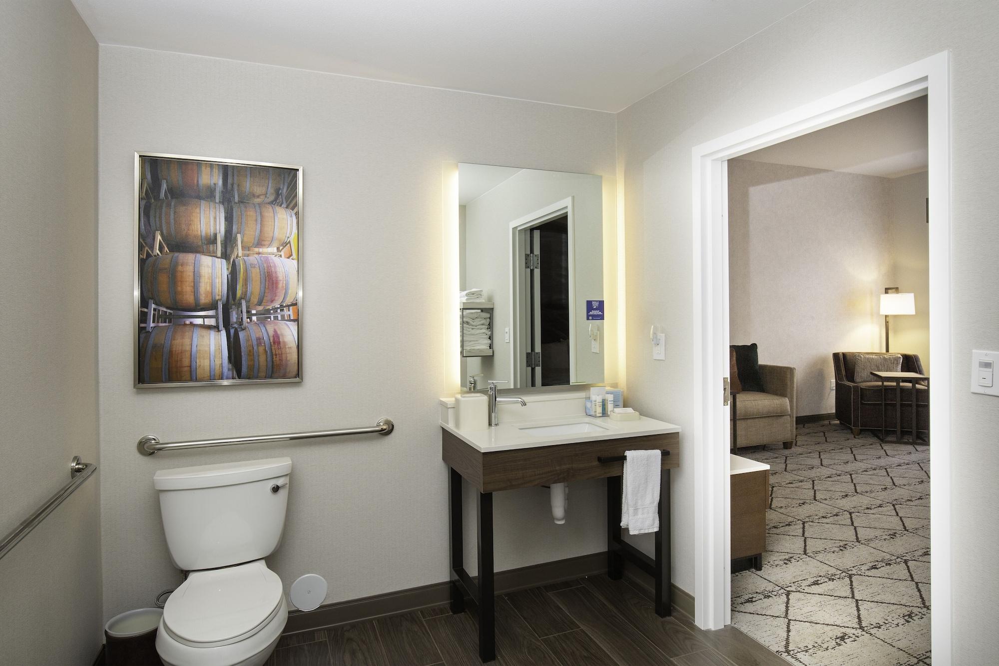 Hampton & Windsor-sonoma Wine Country 3* Windsor